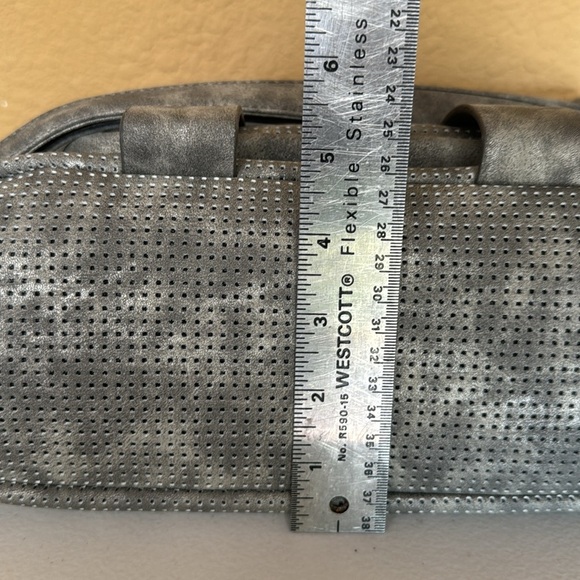 She + Lo Gorgeous Hobo Handbag. Silver color - Picture 11 of 11